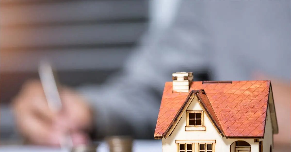 Pay EMI of Rs 40,000 house or rent by investing Rs 40,000?